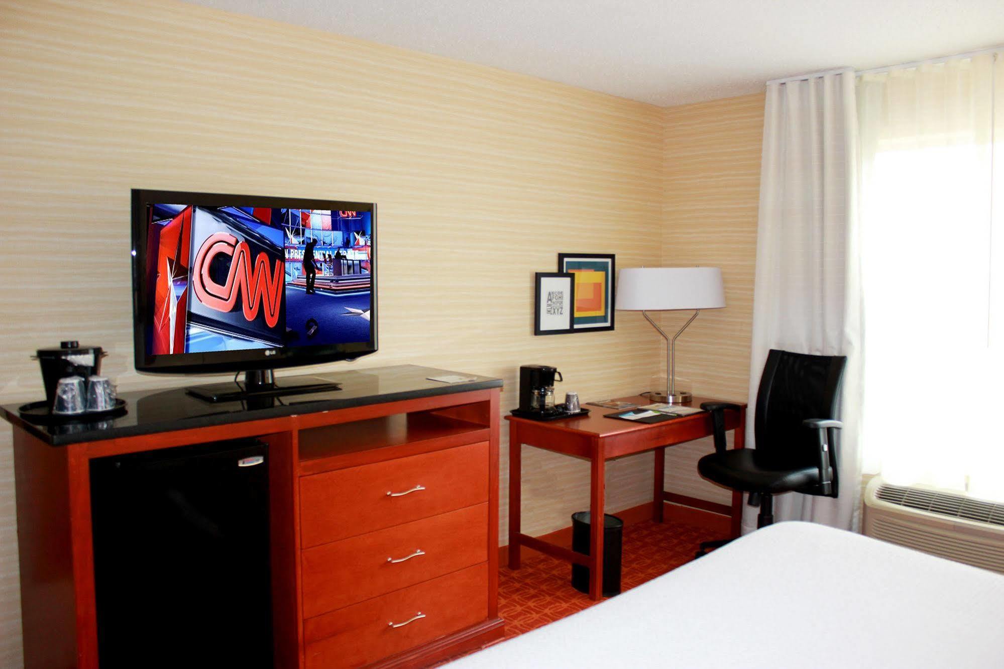 Fairfield Inn & Suites Detroit Farmington Hills Exterior foto